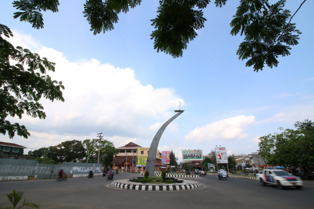 TUGU RENCONG MALAM HARI